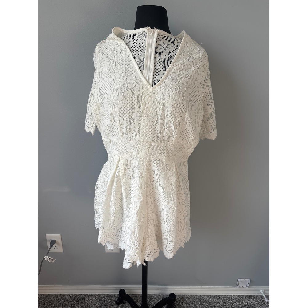 Lace Romper V-Neck Short‎ Sleeve White Floral Summer Outfit Size medium
